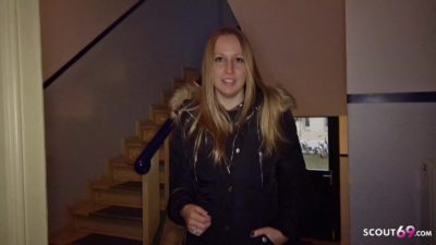 Erster Anal Sex für Teen Chanine mit mega Naturtitten bei Strassen Casting
