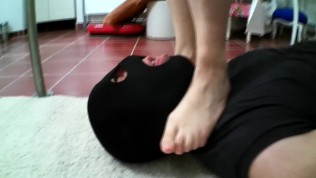 head and throat trampling with barefoot