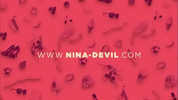 Rosa Röckchen, Camgirl Nina Devil