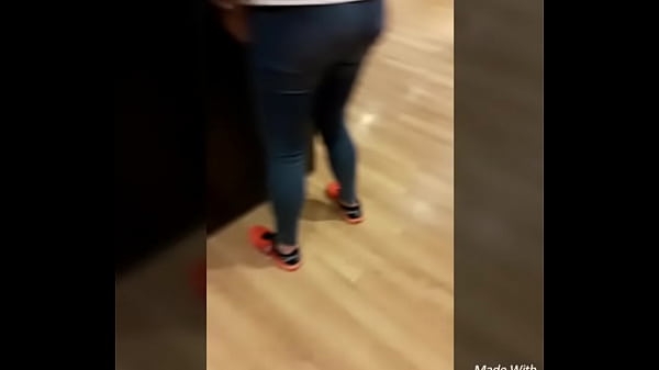 White german booty in slowmo