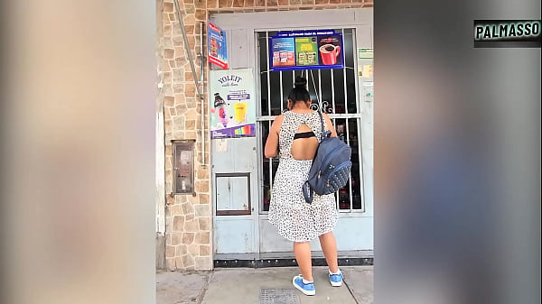 Saliendo de clases, fui a comprar en la bodega, pero un extraño me propuso coger a cambio de pagarme la mensualidad de la universidad.